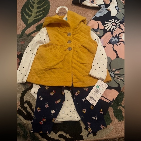 Carters Baby Girl lot 6 months - Picture 4 of 8